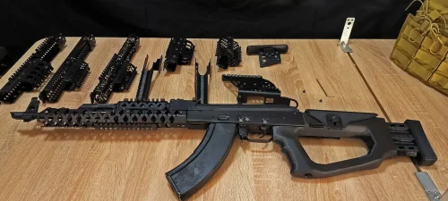 приклад та автомат